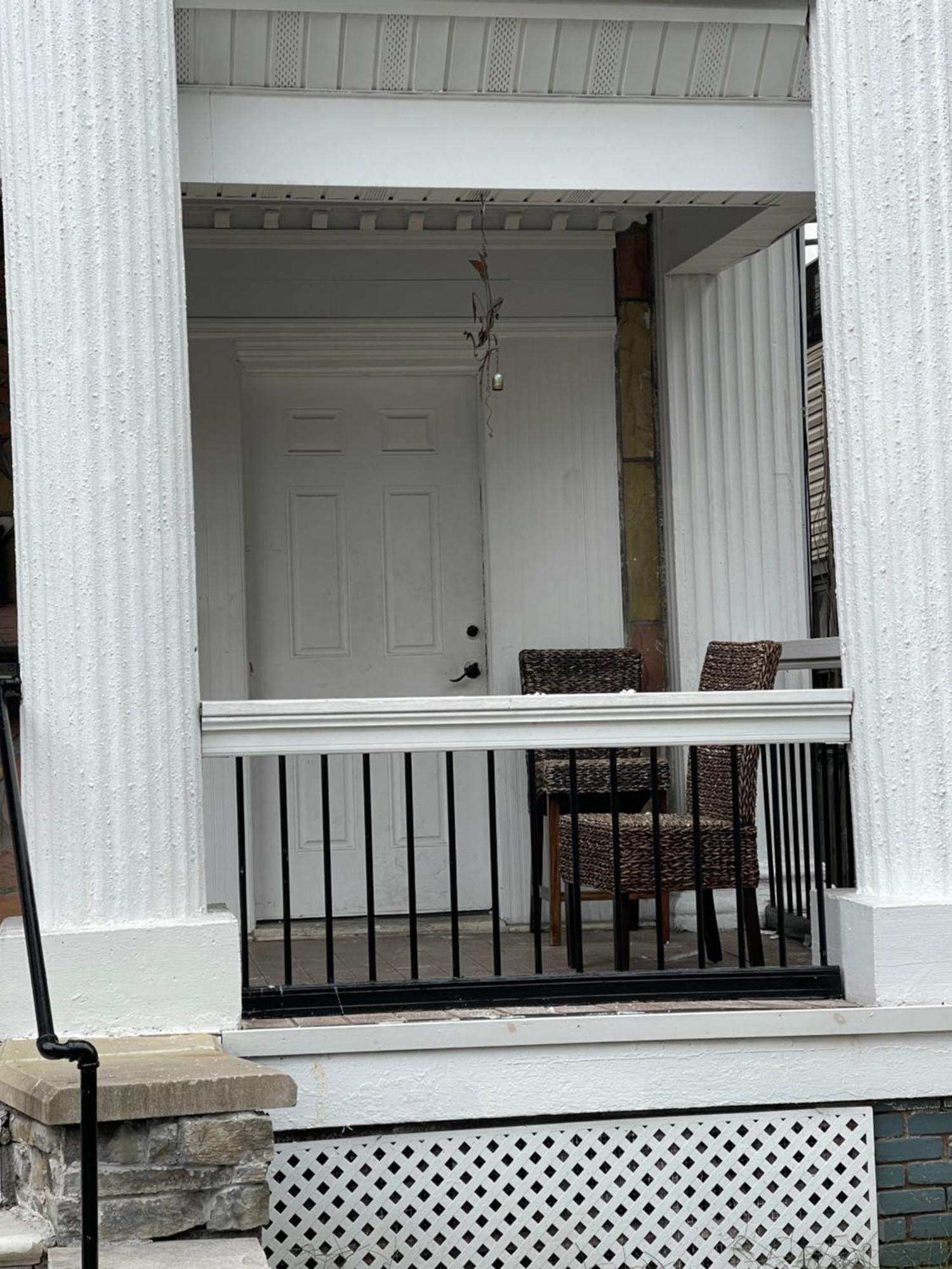 Banlieue Pillars Maison Mount Vernon Exterior photo